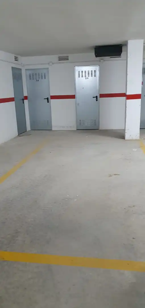 Individual with lift for sale in Carlet