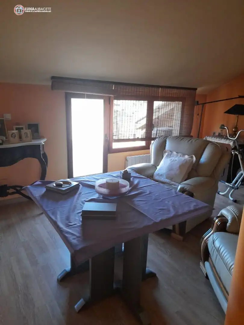 Houses for sale in Ensanche - Franciscanos