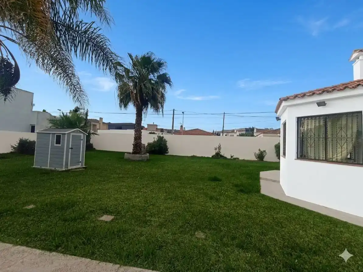 Piso en venta en Algeciras con Piscina y Balcón