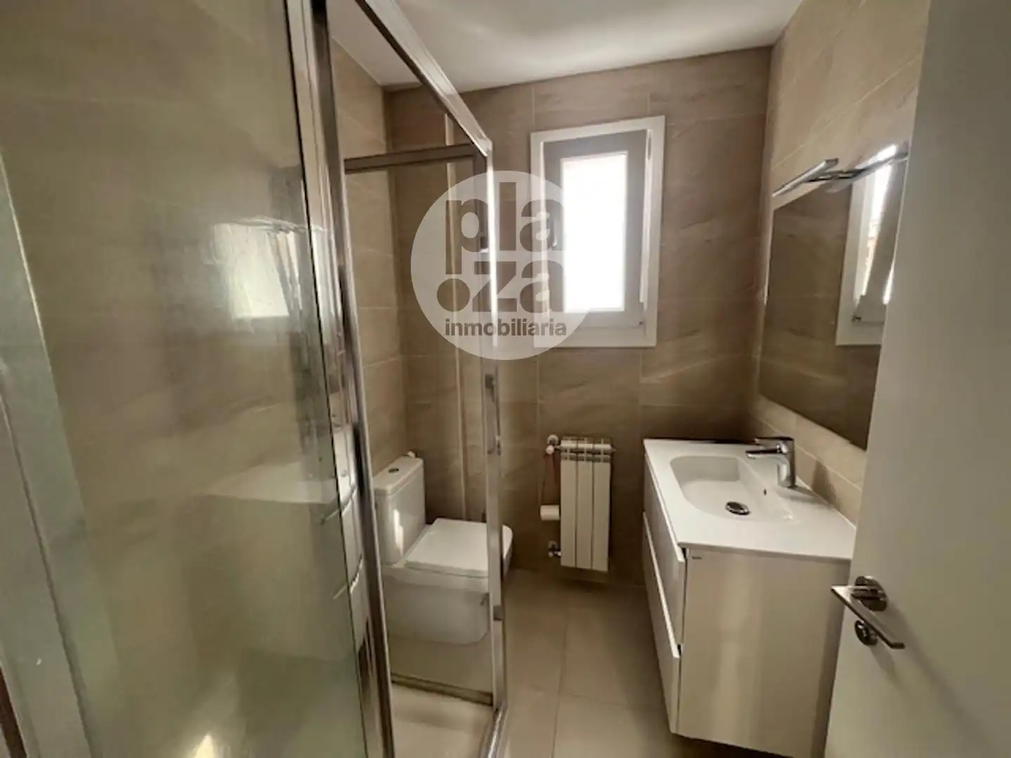 Baño de Piso de alquiler en Burgos con Calefacción