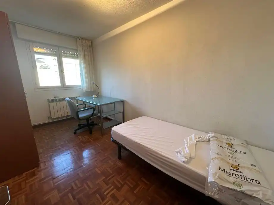 Bedroom of Flat for rent in  Pamplona / Iruña  with Heating, Parquet flooring and Terrace