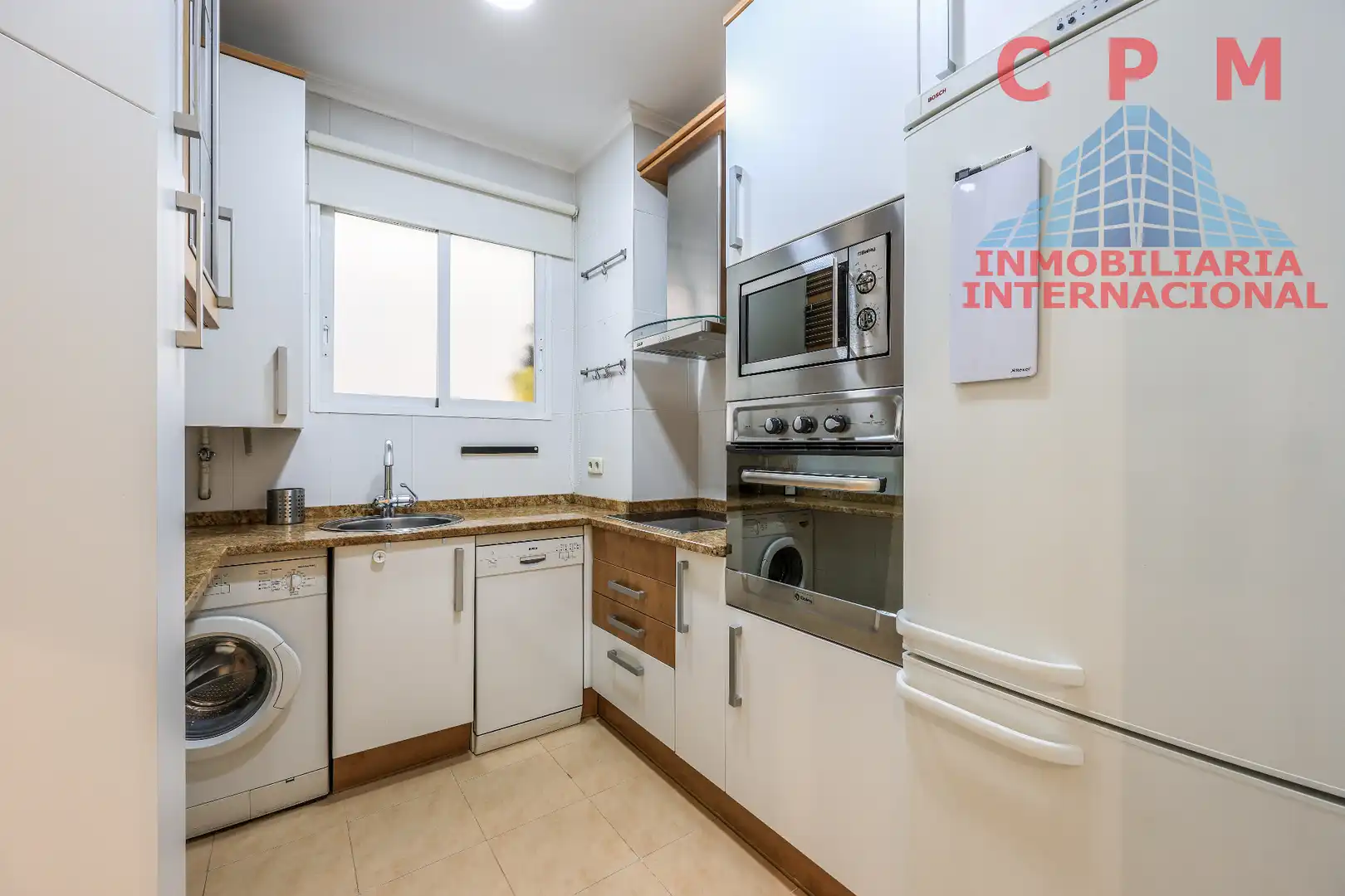 Kitchen of Flat for rent in Madrid  with Air Conditioner, Heating and Parquet flooring
