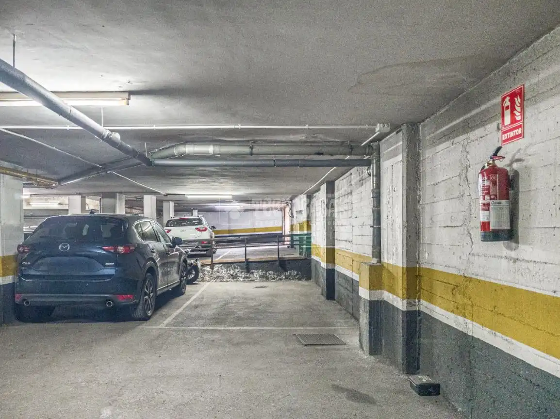 Parking de Piso en venta en Madrid con Aire acondicionado, Calefacción y Terraza