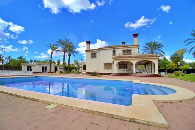 Casa-chalet en Venta en Alzabares