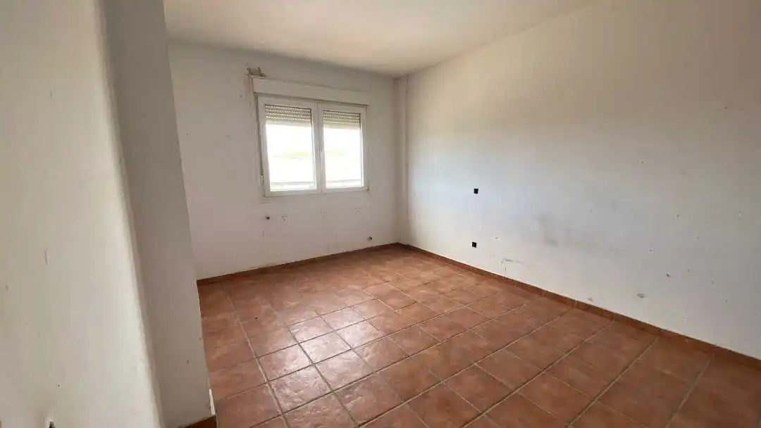 Dormitori de Casa adosada en venda en Tórtola de Henares amb Jardí privat, Terrassa i Balcó