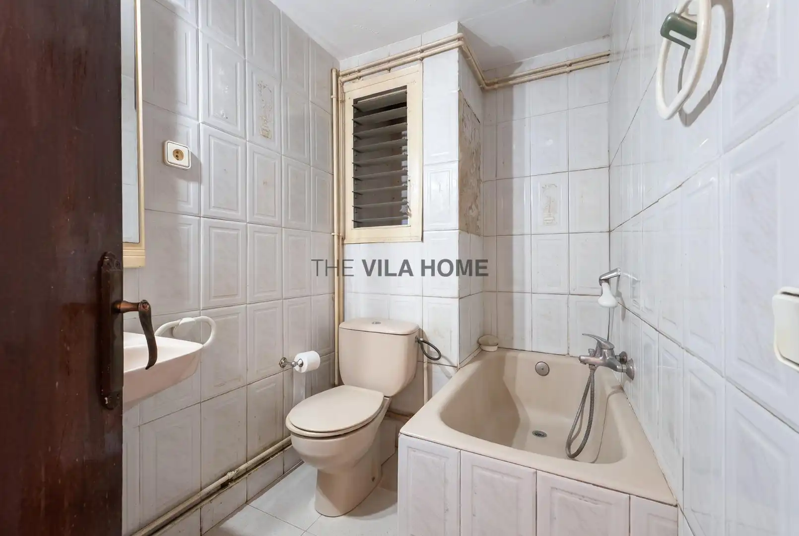 Badezimmer von Wohnung zum Verkauf in Vilanova i la Geltrú mit Balkon