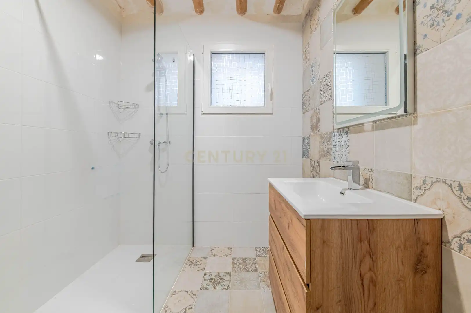 Bany de Casa o xalet en venda en Carataunas amb Forn, Rentadora i TV