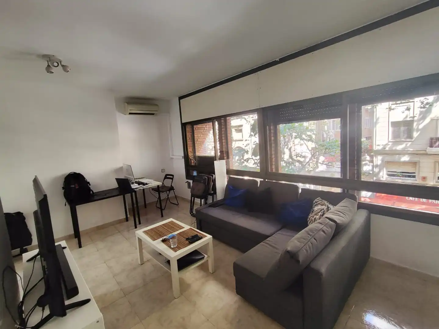 Sala de estar de Piso de alquiler en Barcelona con Aire acondicionado, Calefacción y Amueblado