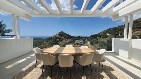Ático de Ensueño en Marbella: ¡Su Refugio de Lujo con Vistas Impresionantes!