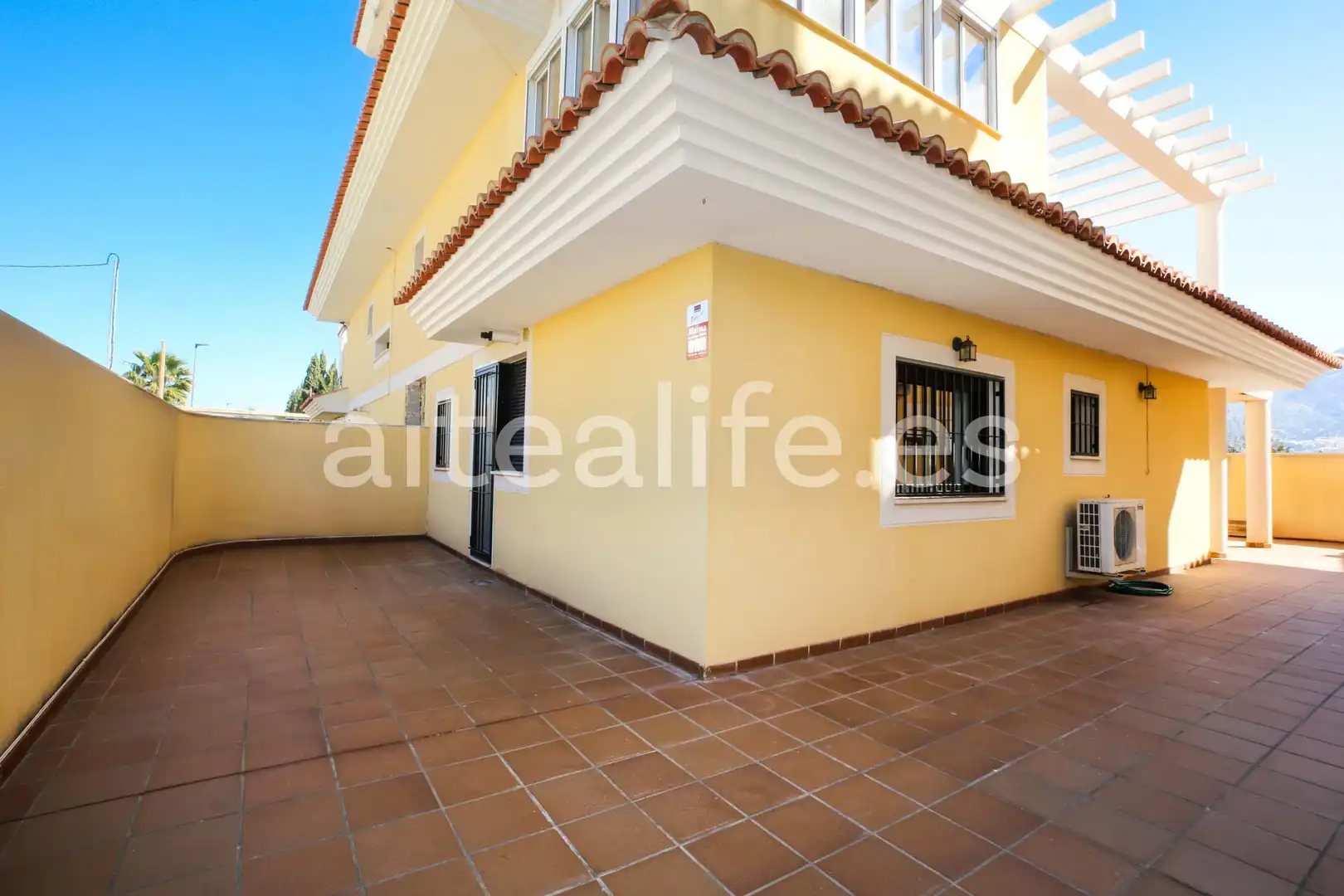 Vista exterior de Apartamento de alquiler en L'Alfàs del Pi con Aire acondicionado, Terraza y Trastero