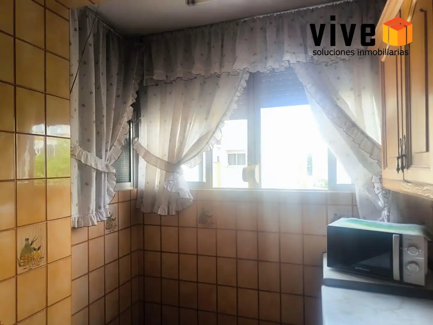 Bathroom of Flat for sale in Sevilla  with Air Conditioner, Terrace and Furnished