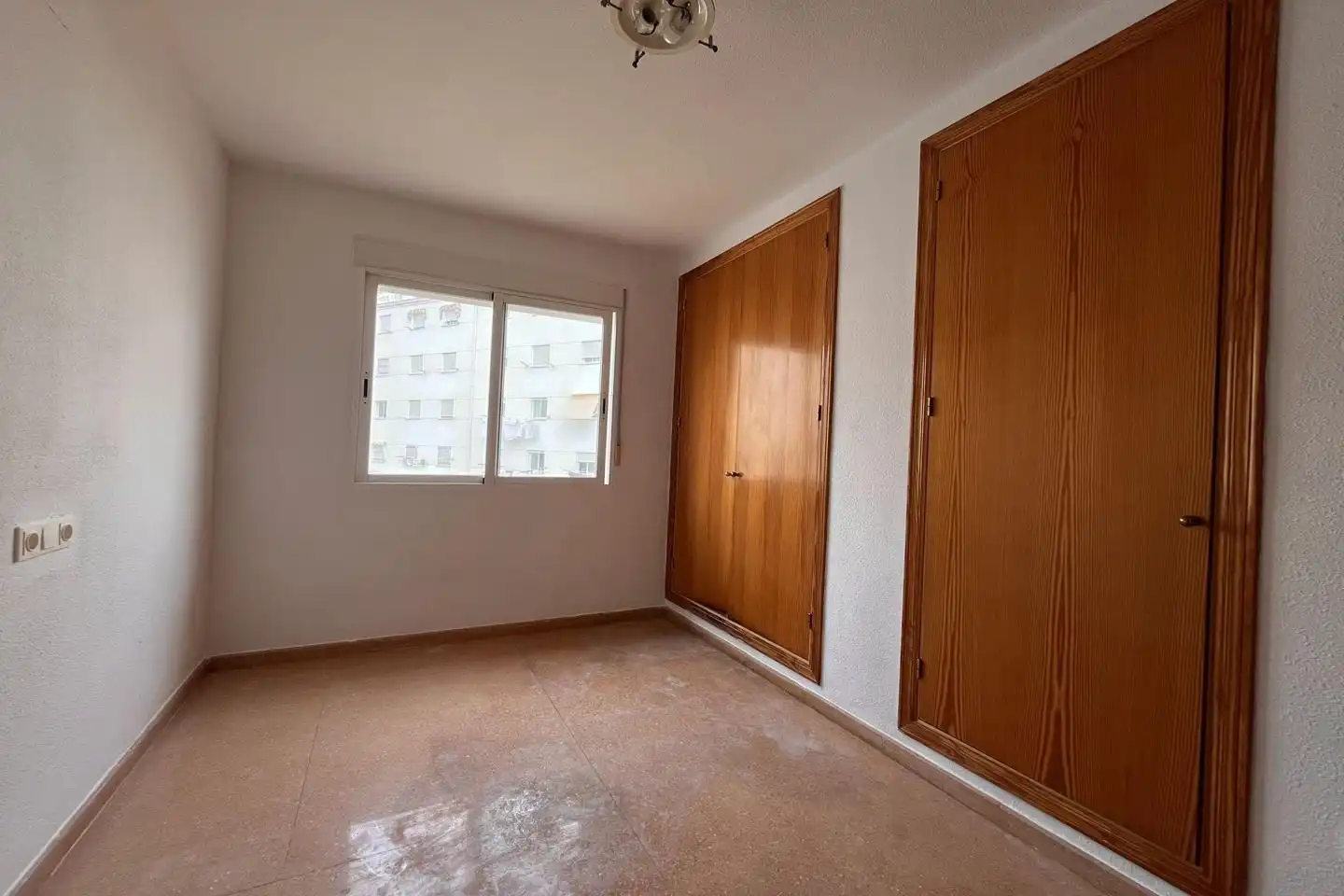 Habitación de Apartamento en venta en Villajoyosa / La Vila Joiosa con Terraza y Alarma