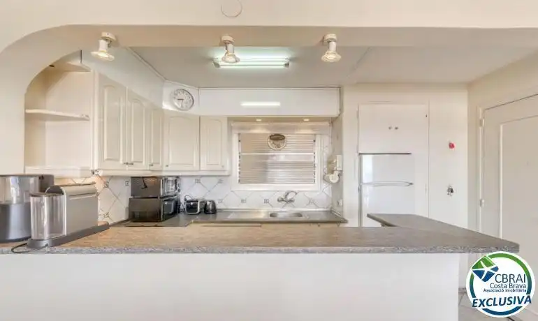 Cocina de Piso en venta en Roses con Jardín privado, Terraza y Piscina