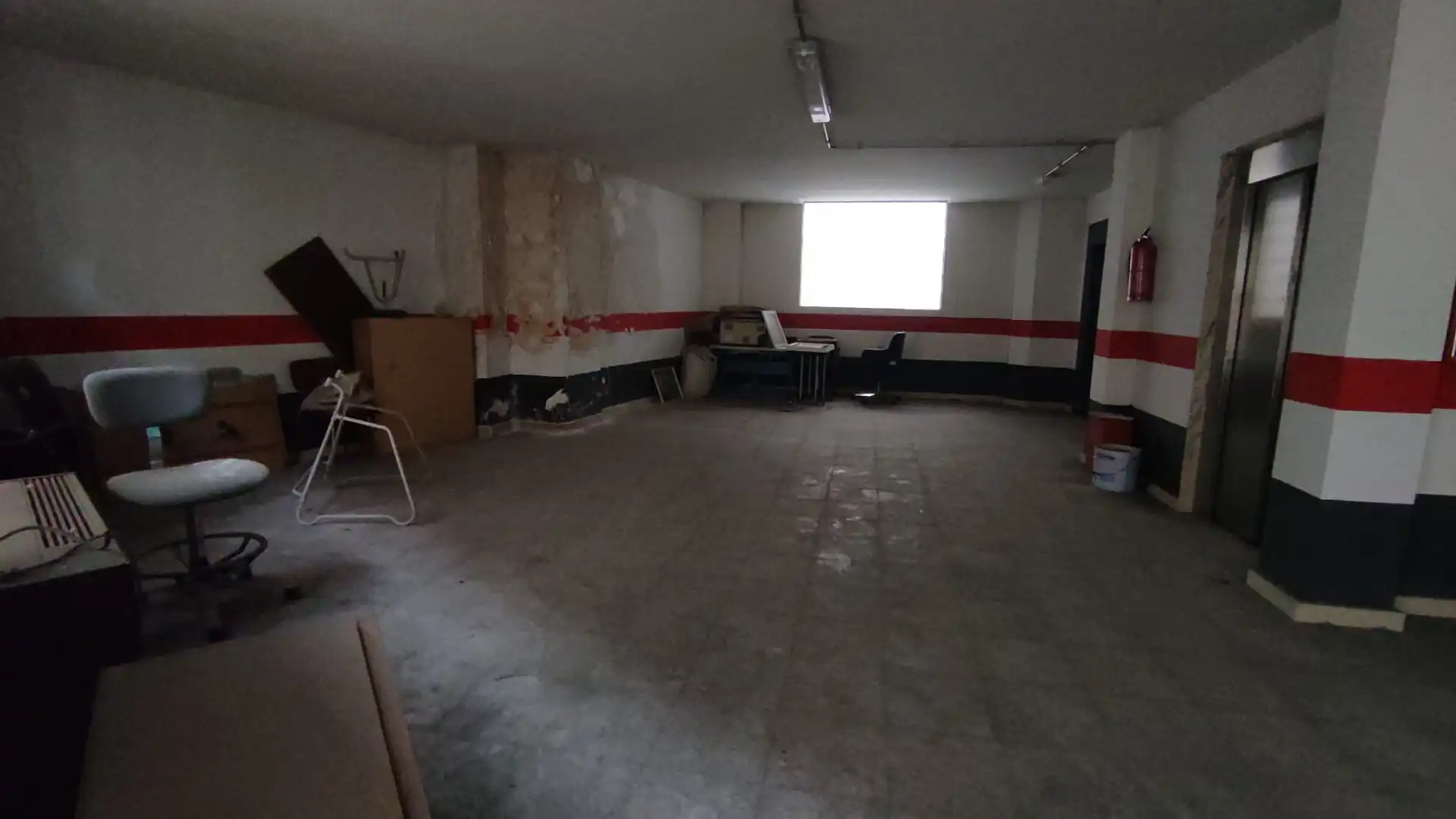 Einzelparkplatz mit Aufzug zum Verkauf in Calle Azafranal 27, imagen 6