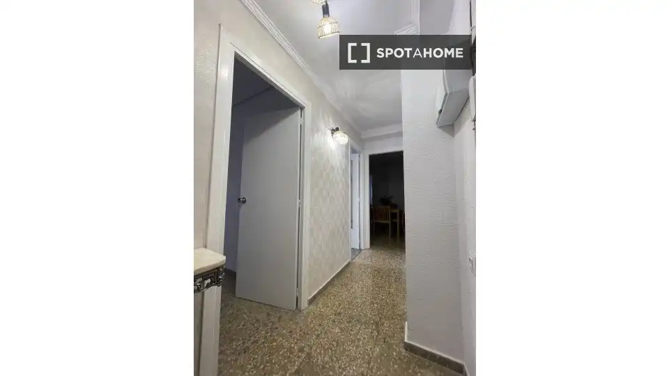 Room in Benimàmet