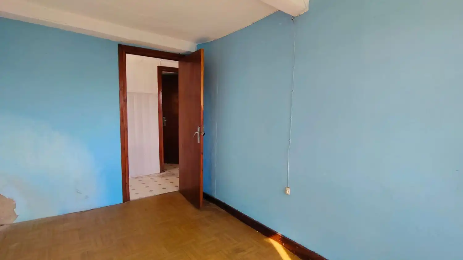 Dormitori de Casa o xalet en venda en San Martín del Rey Aurelio amb Piscina