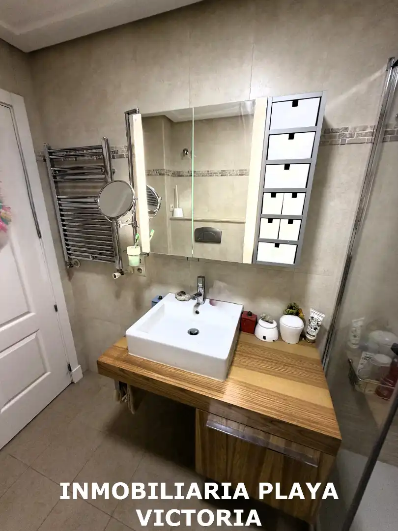 Bathroom of Flat for sale in Cádiz  with Air Conditioner, Heating and Parquet flooring