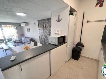 Mini appartamento con balcone in vendita a Carrer Badia-Gran Reserva 10
