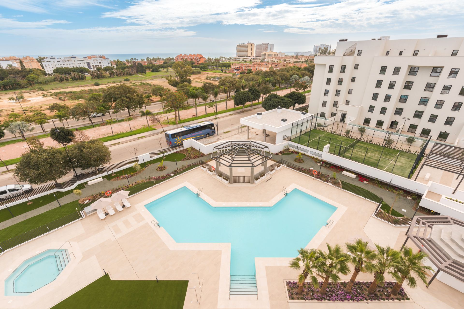 Swimming pool of Flat to rent in Torremolinos  with Air Conditioner, Heating and Terrace