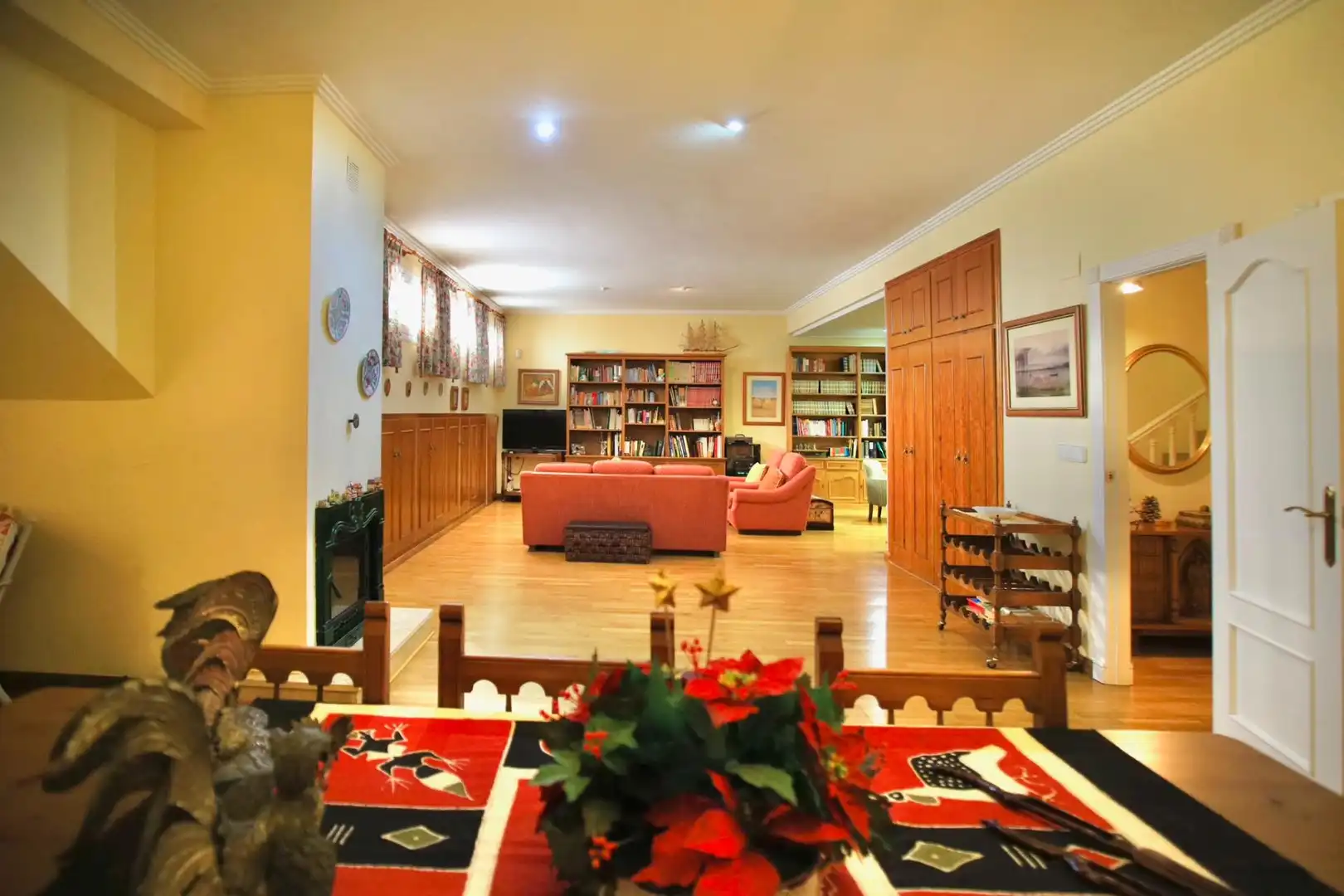 Sala d'estar de Casa adosada en venda en Elche / Elx amb Aire condicionat, Calefacció i Jardí privat