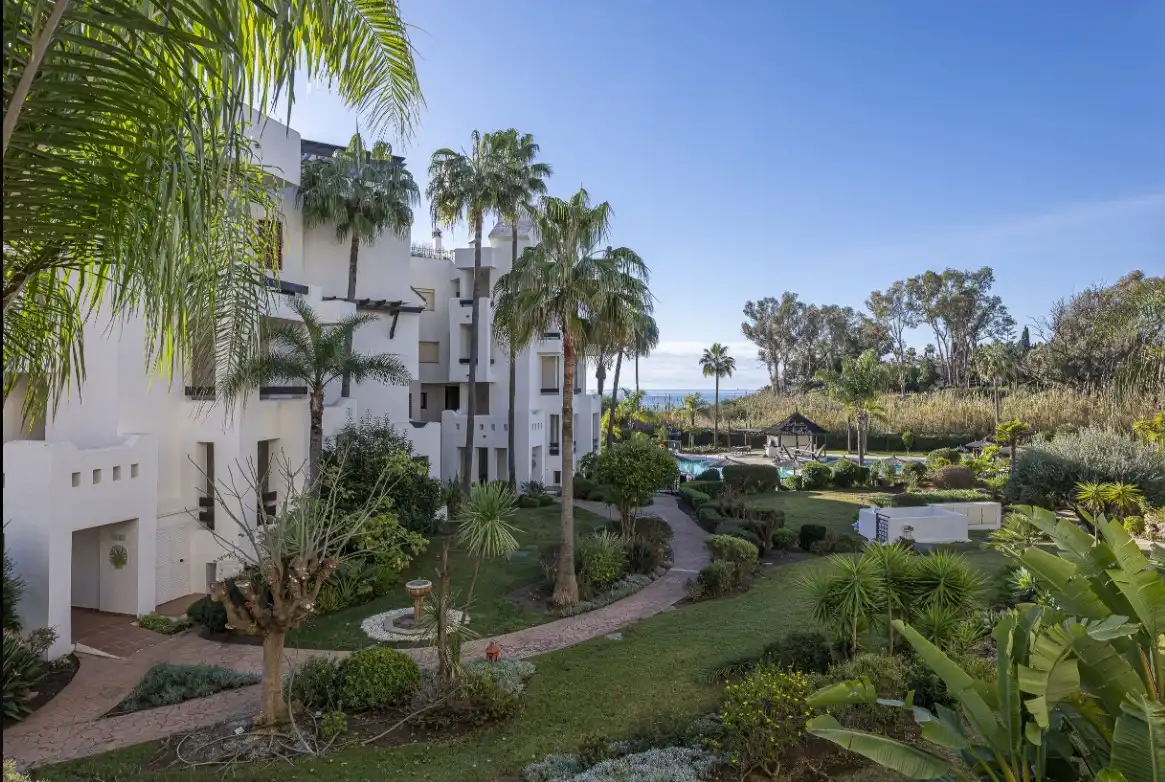 Garten von Wohnung zum Verkauf in Estepona mit Klimaanlage, Heizung und Privatgarten