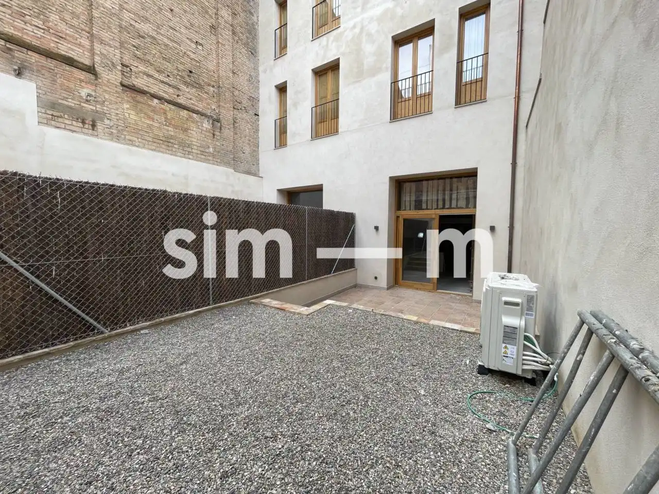 Exterior view of Flat for sale in Vic  with Air Conditioner, Heating and Private garden