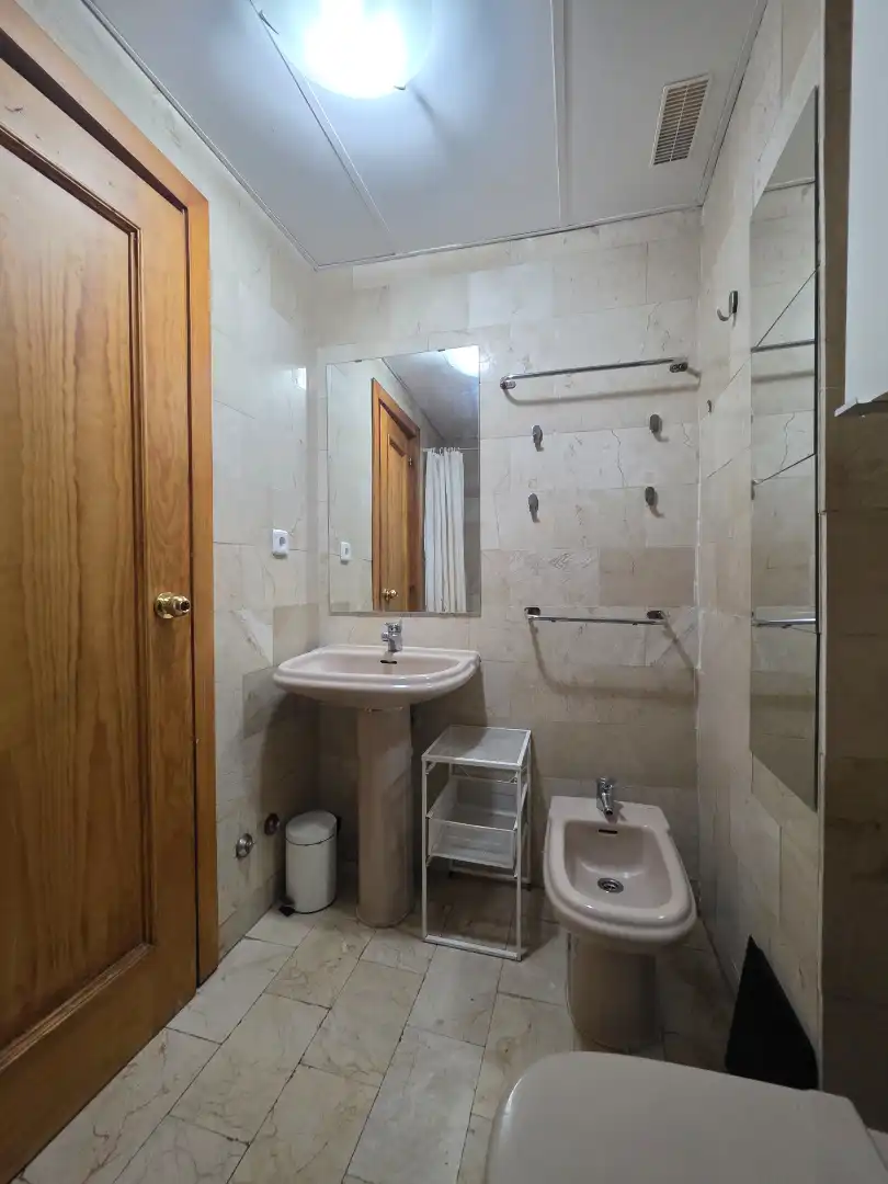 Badezimmer von Wohnung zum Verkauf in Madrid mit Klimaanlage, Heizung und Parkett