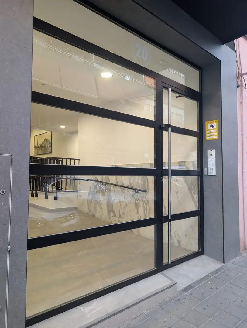 Pis de lloguer a ISABEL LA CATOLICA, Benalúa