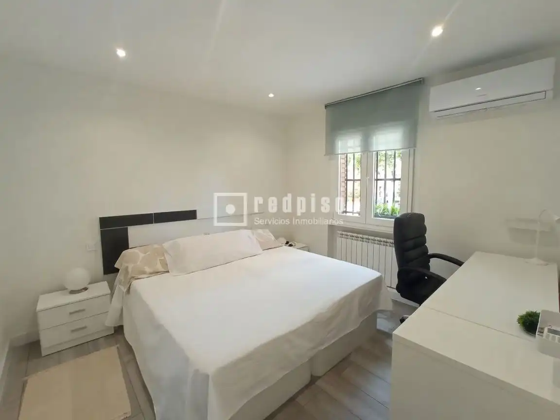 Schlafzimmer von Wohnung zur Miete in Madrid mit Klimaanlage, Heizung und Parkett