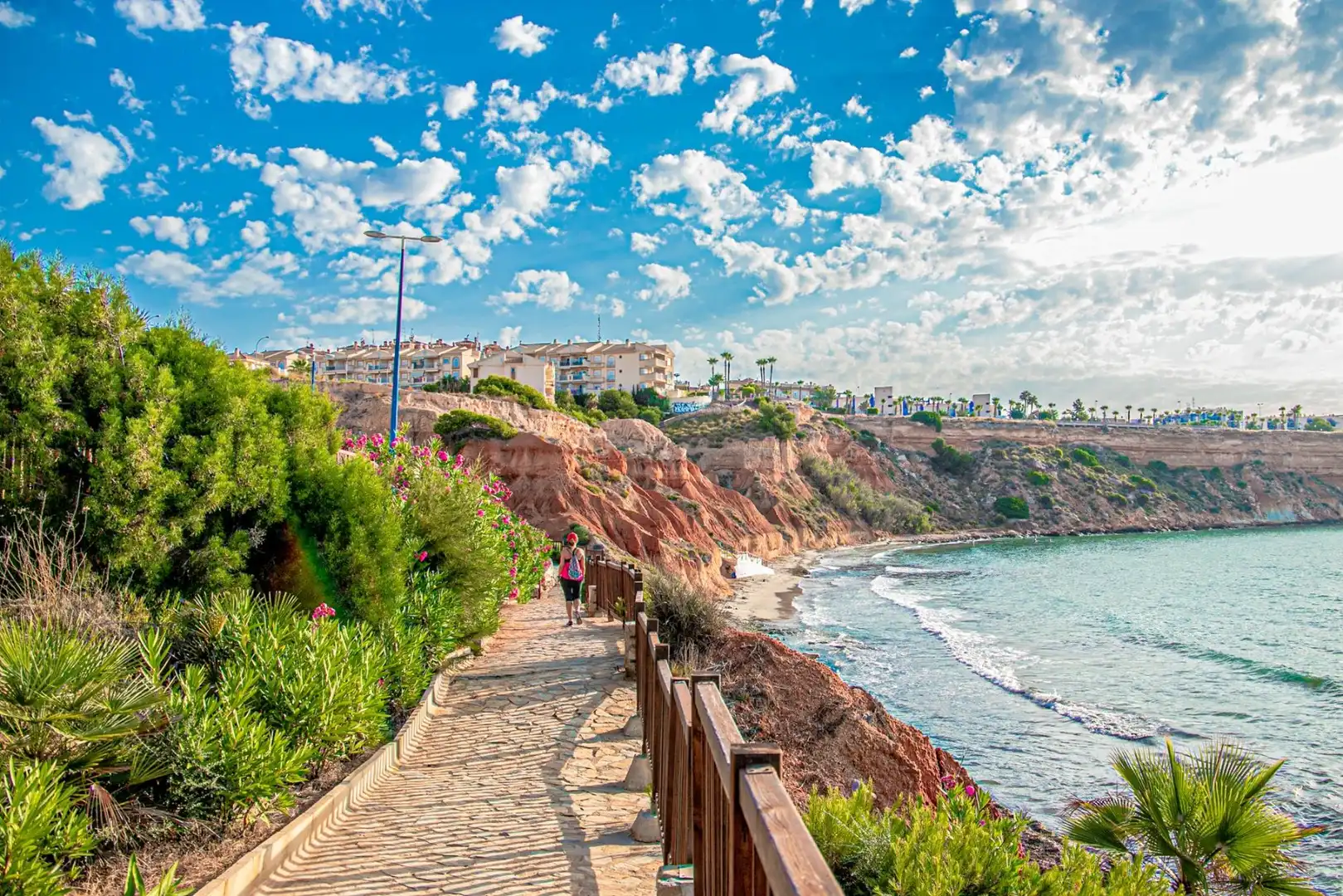 Vista exterior de Piso en venta en Orihuela con Calefacción y Piscina comunitaria