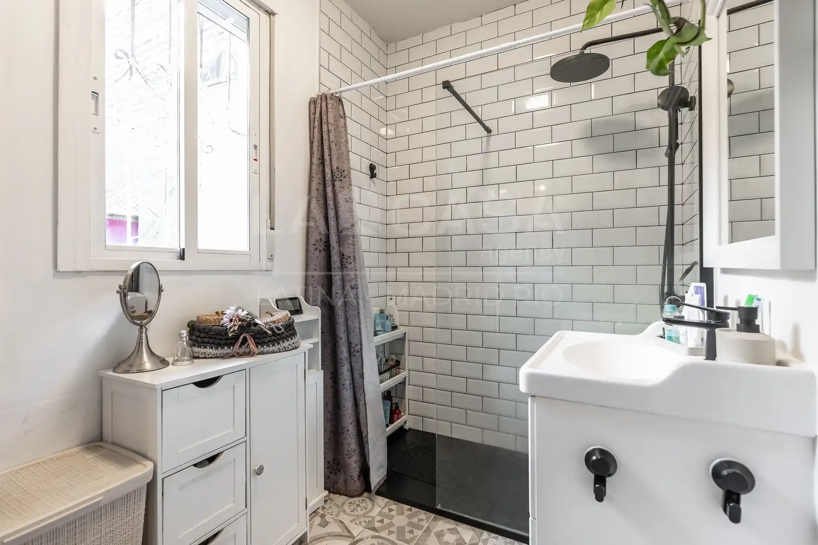 Baño de Piso en venta en Madrid con Calefacción y Balcón