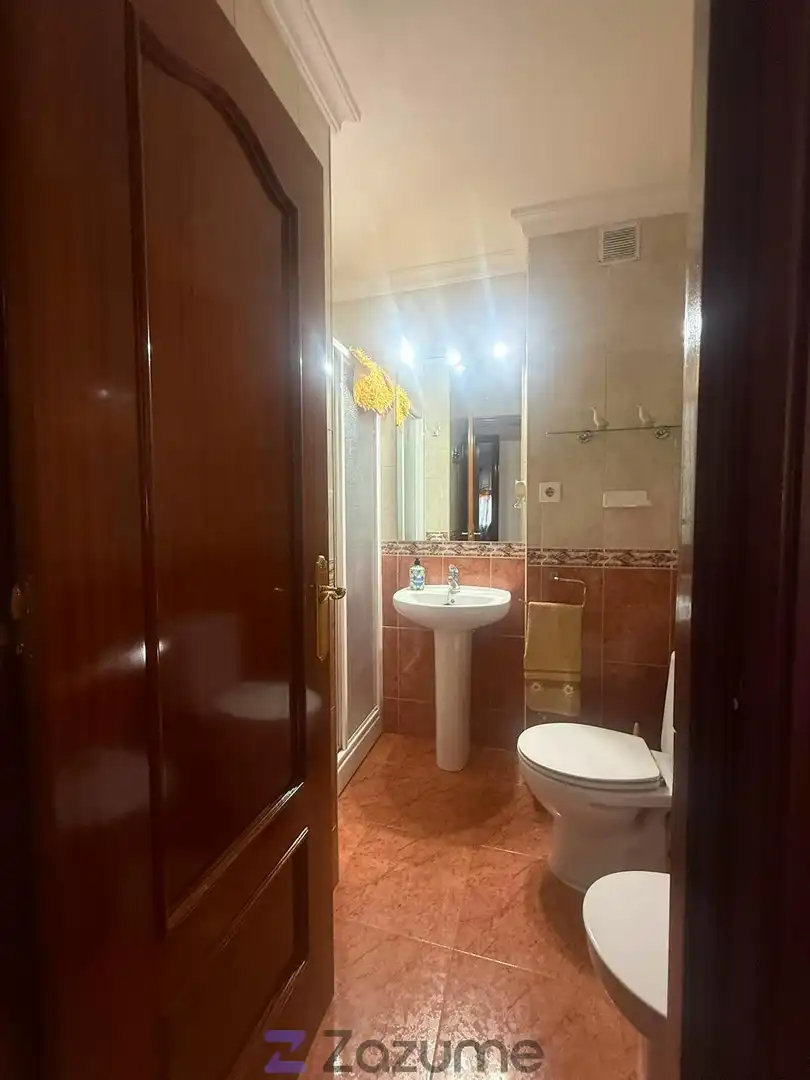 Badezimmer von Wohnung zur Miete in Huelva mit Klimaanlage, Möbliert und Ofen