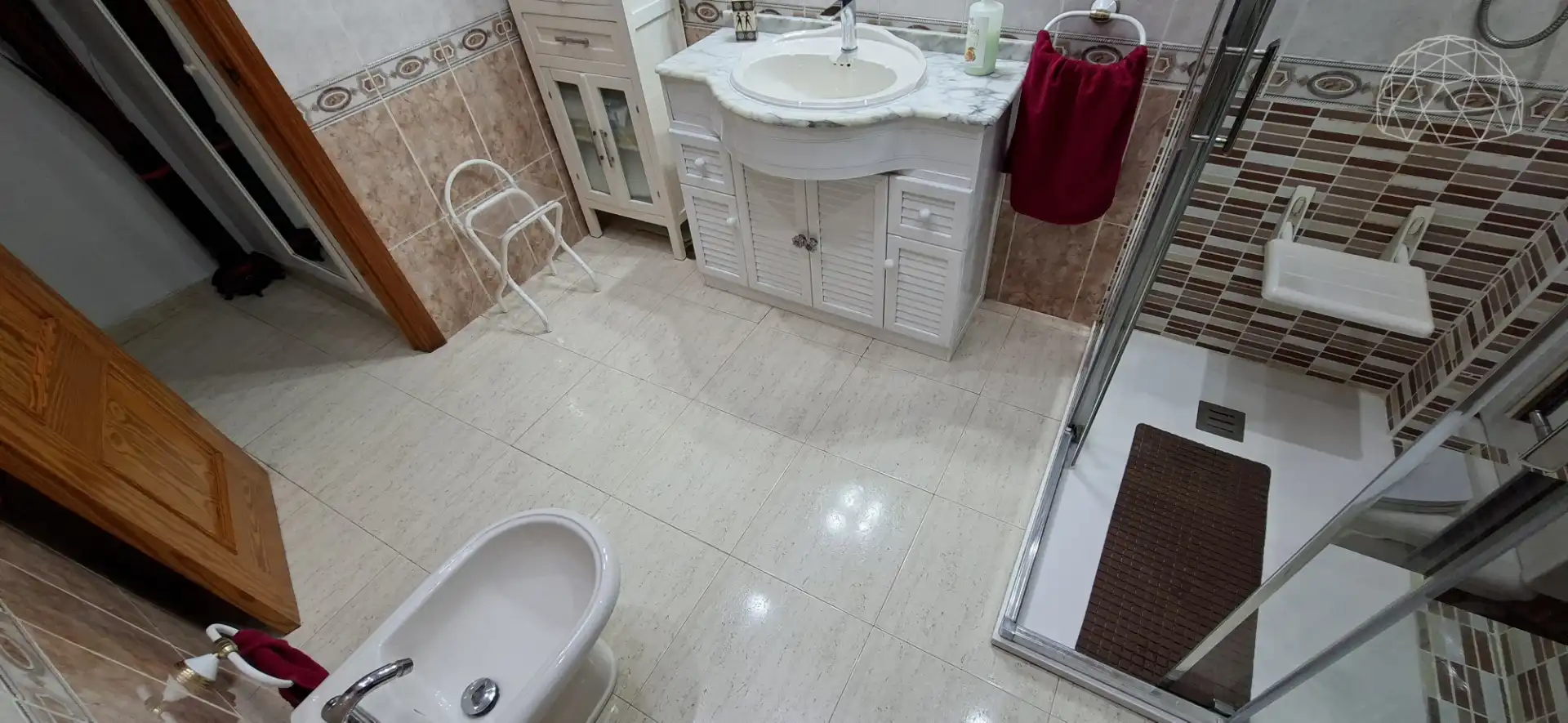 Badezimmer von Haus oder Chalet zum Verkauf in Sevilla mit Klimaanlage, Terrasse und Möbliert