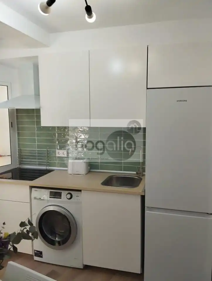 Kitchen of Flat for rent in  Sevilla Capital  with Air Conditioner and Terrace