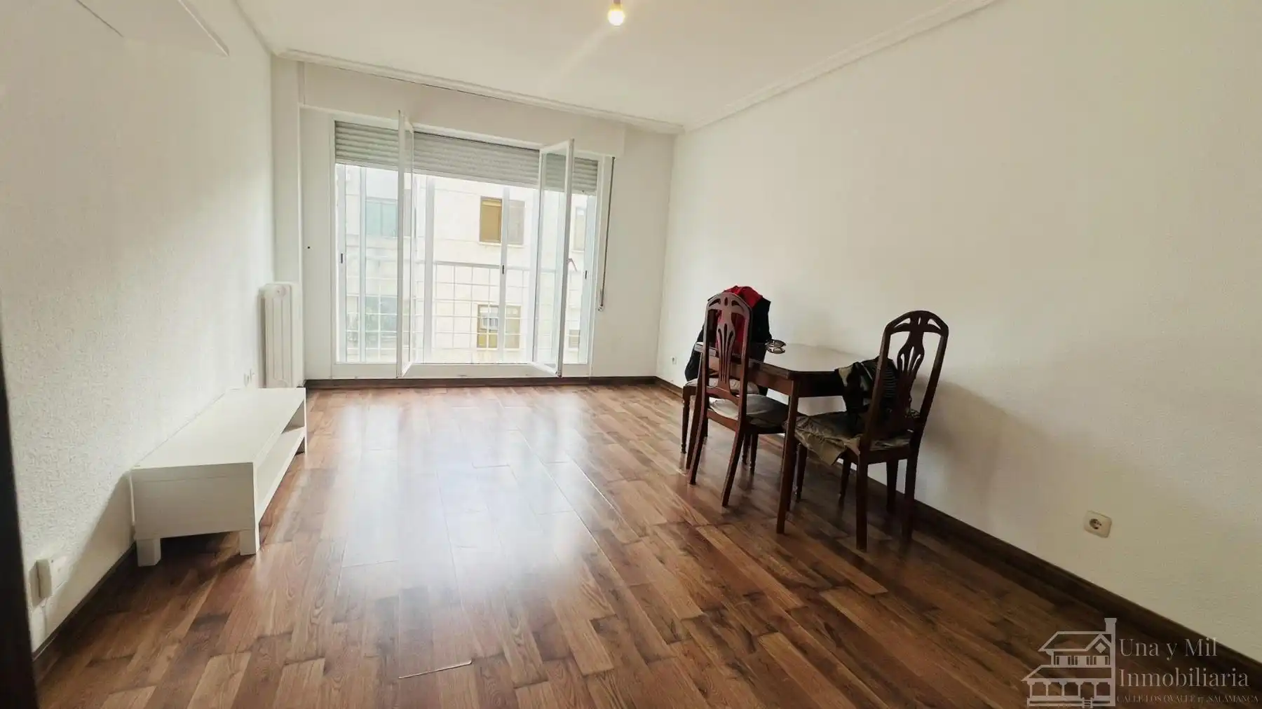 Sala de estar de Piso en venta en Santa Marta de Tormes con Calefacción, Parquet y Terraza