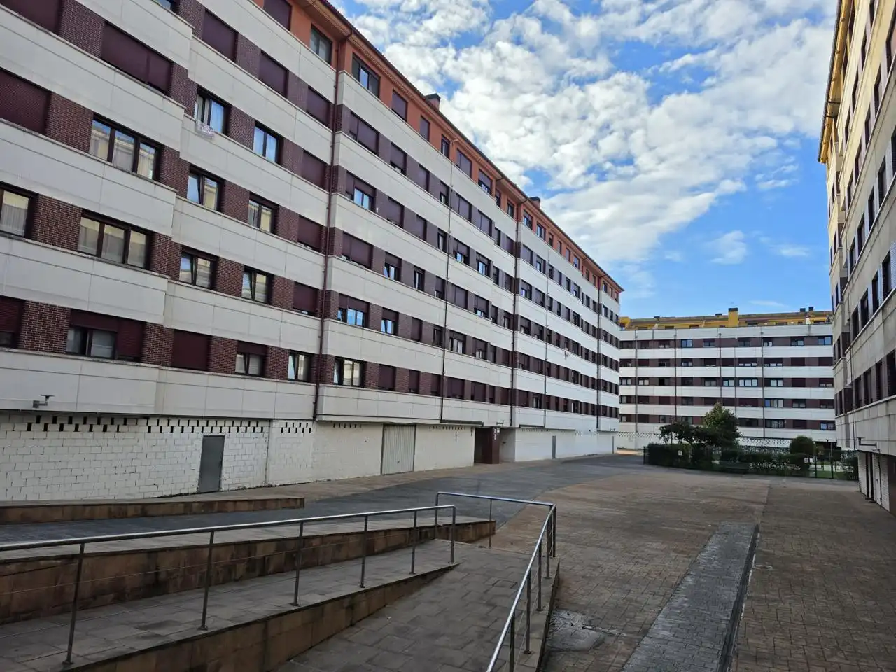 Pis amb piscina en venda a Calle Francisco Tomás y Valiente, imagen 3