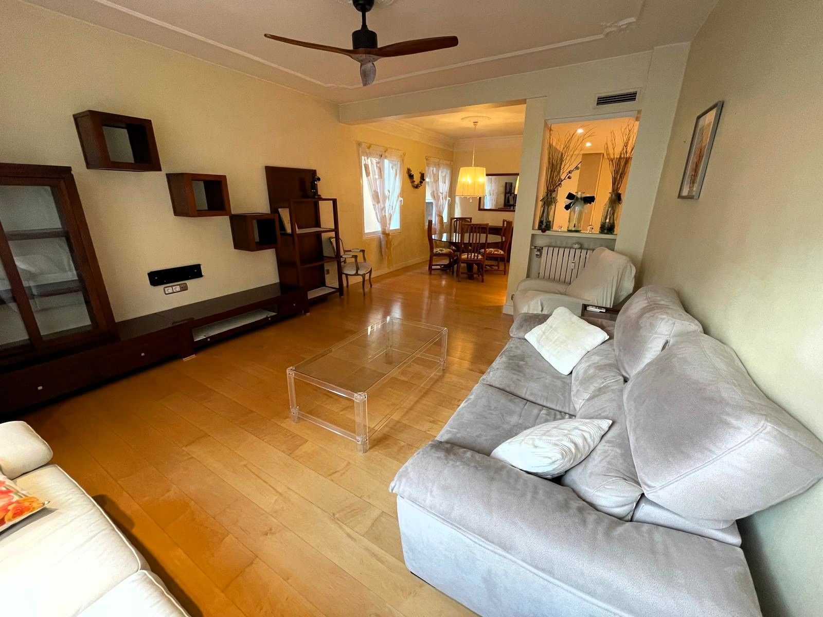 Living room of Flat for rent in  Zaragoza Capital  with Air Conditioner, Heating and Storage room