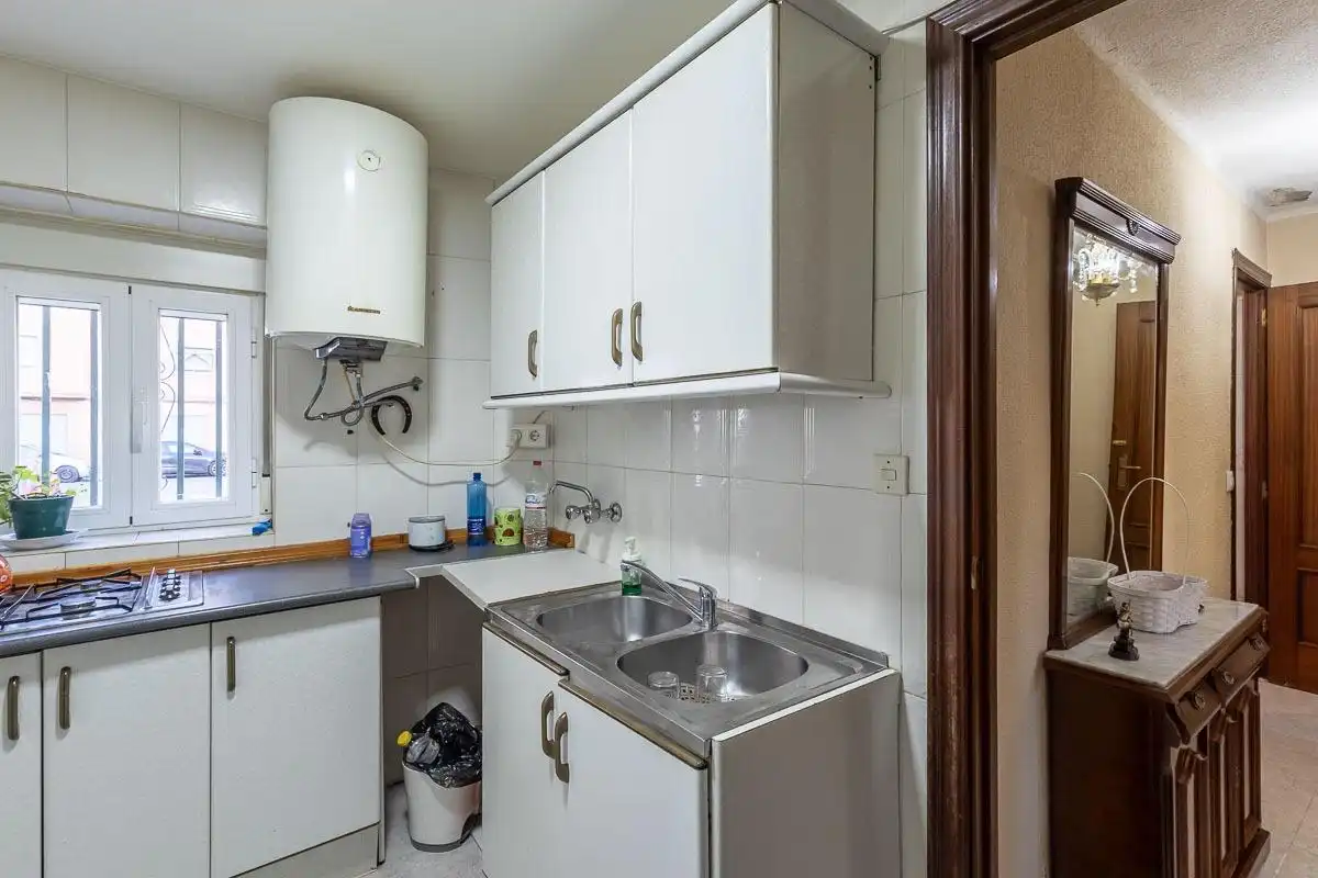 Kitchen of Flat for sale in Granada