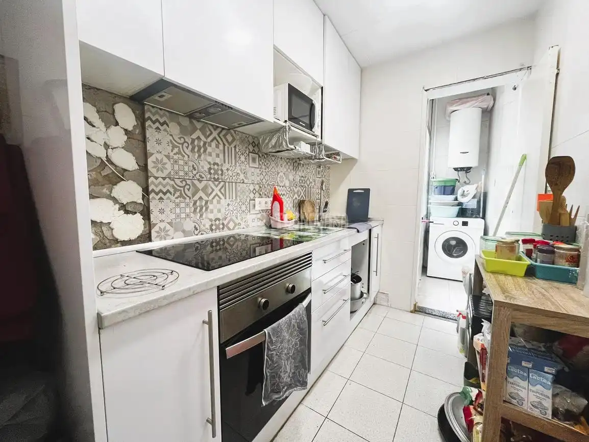 Kitchen of Flat for sale in L'Hospitalet de Llobregat