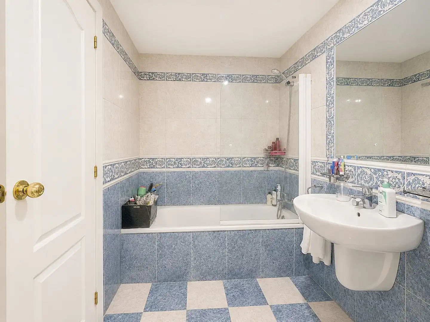 Bany de Apartament en venda en Benalmádena amb Jardí privat i Piscina comunitària