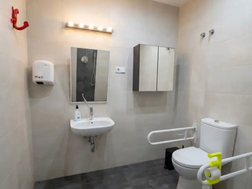 Bathroom of Office for rent in Getafe  with Air Conditioner, Heating and Furnished