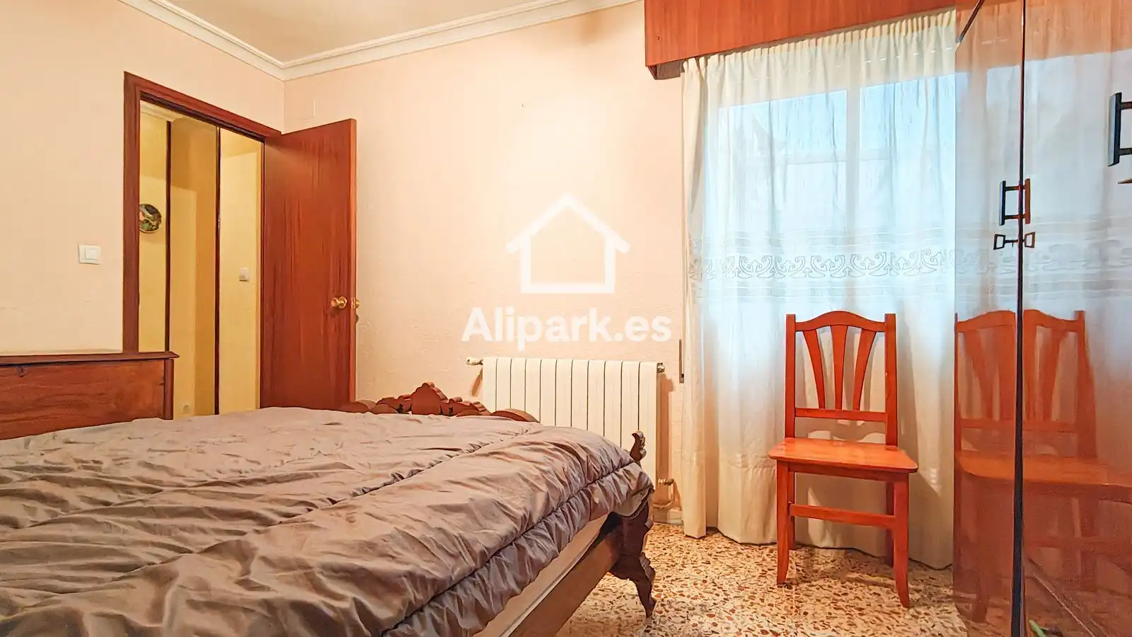 Habitación de Piso en venta en Alicante / Alacant con Aire acondicionado, Calefacción y Amueblado