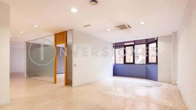 Oficina en Alquiler en Avenida de la Riera de Cassoles en Vila de Gràcia