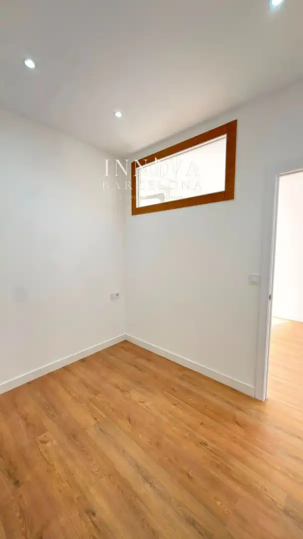 Bedroom of Flat for sale in Barcelona  with Heating
