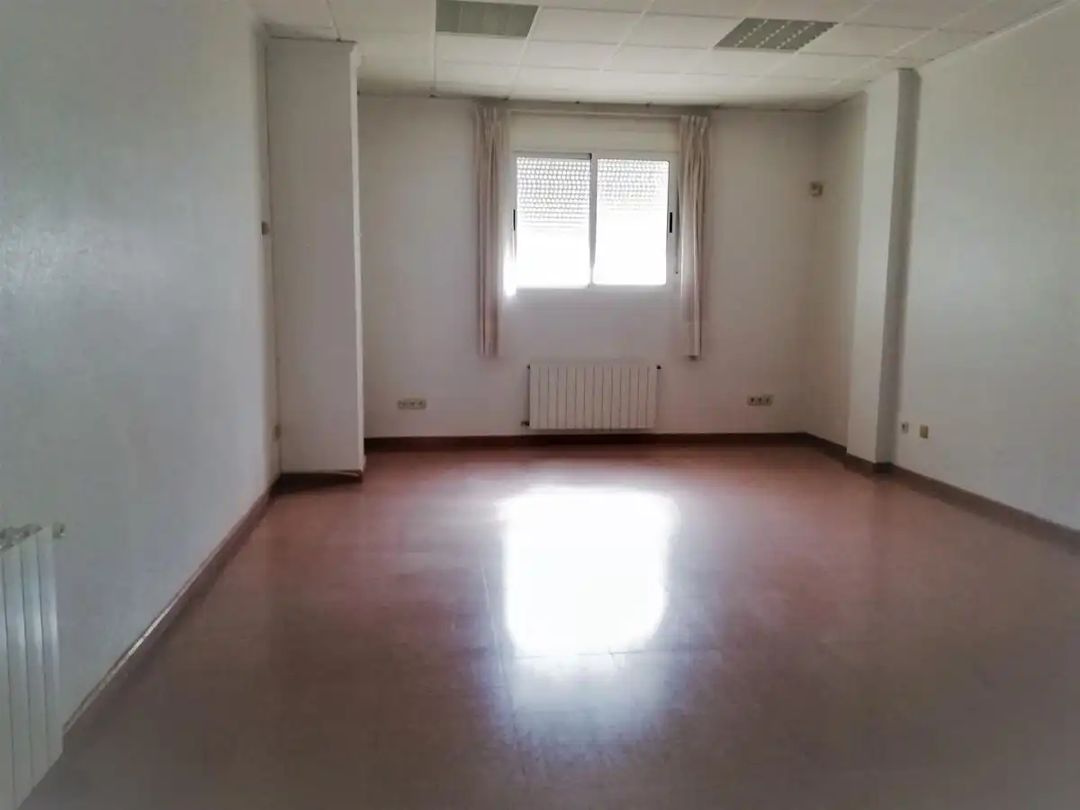 Local comercial de lloguer a La Roda, imagen 2