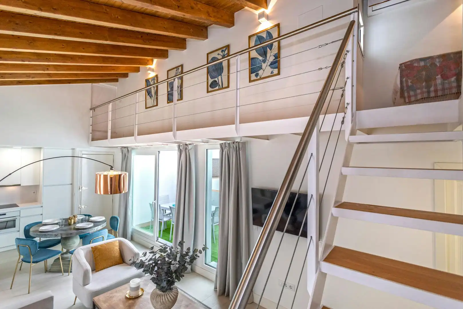 Balcony of Flat for rent in Sevilla  with Air Conditioner, Heating and Washing machine