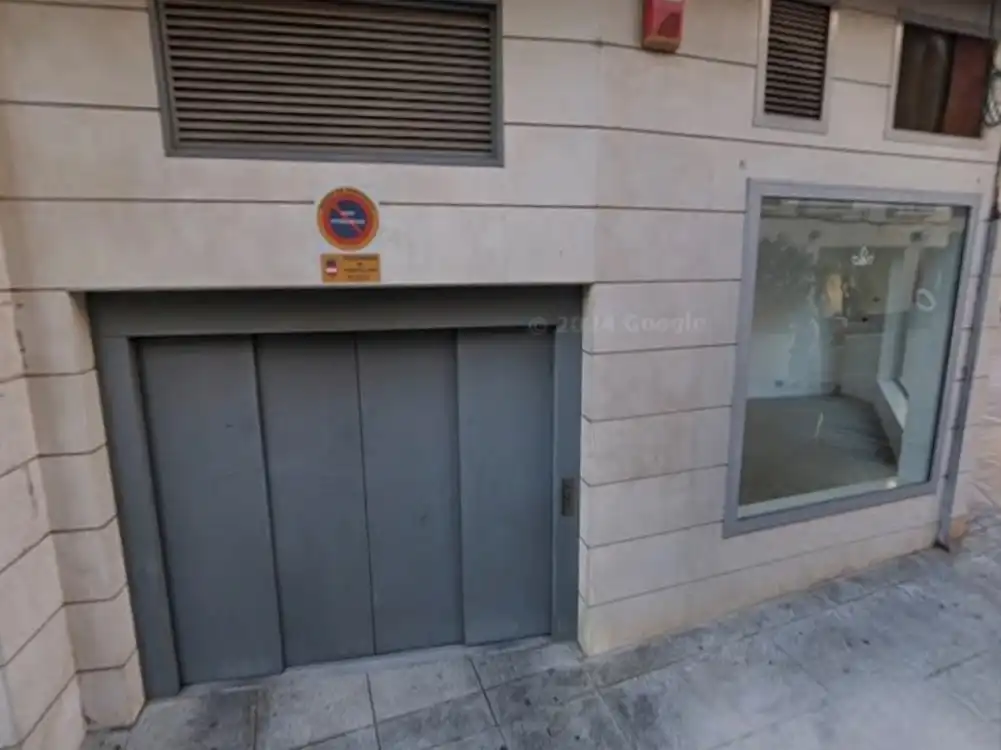 Exterior view of Garage for rent in Centro