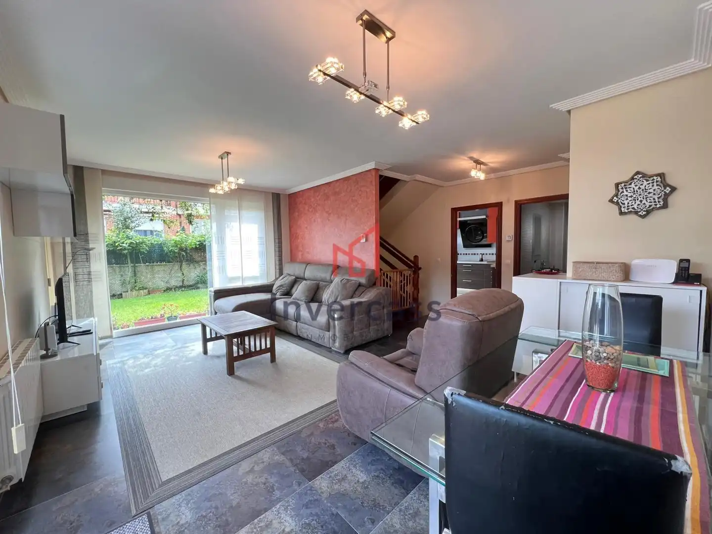Sala de estar de Casa adosada en venta en Castro-Urdiales con Calefacción, Jardín privado y Terraza