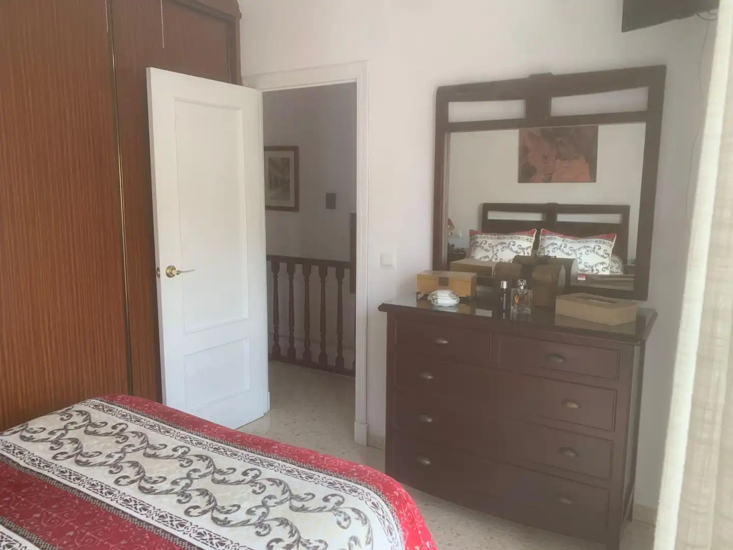Dormitori de Casa adosada en venda en Sanlúcar de Barrameda amb Balcó