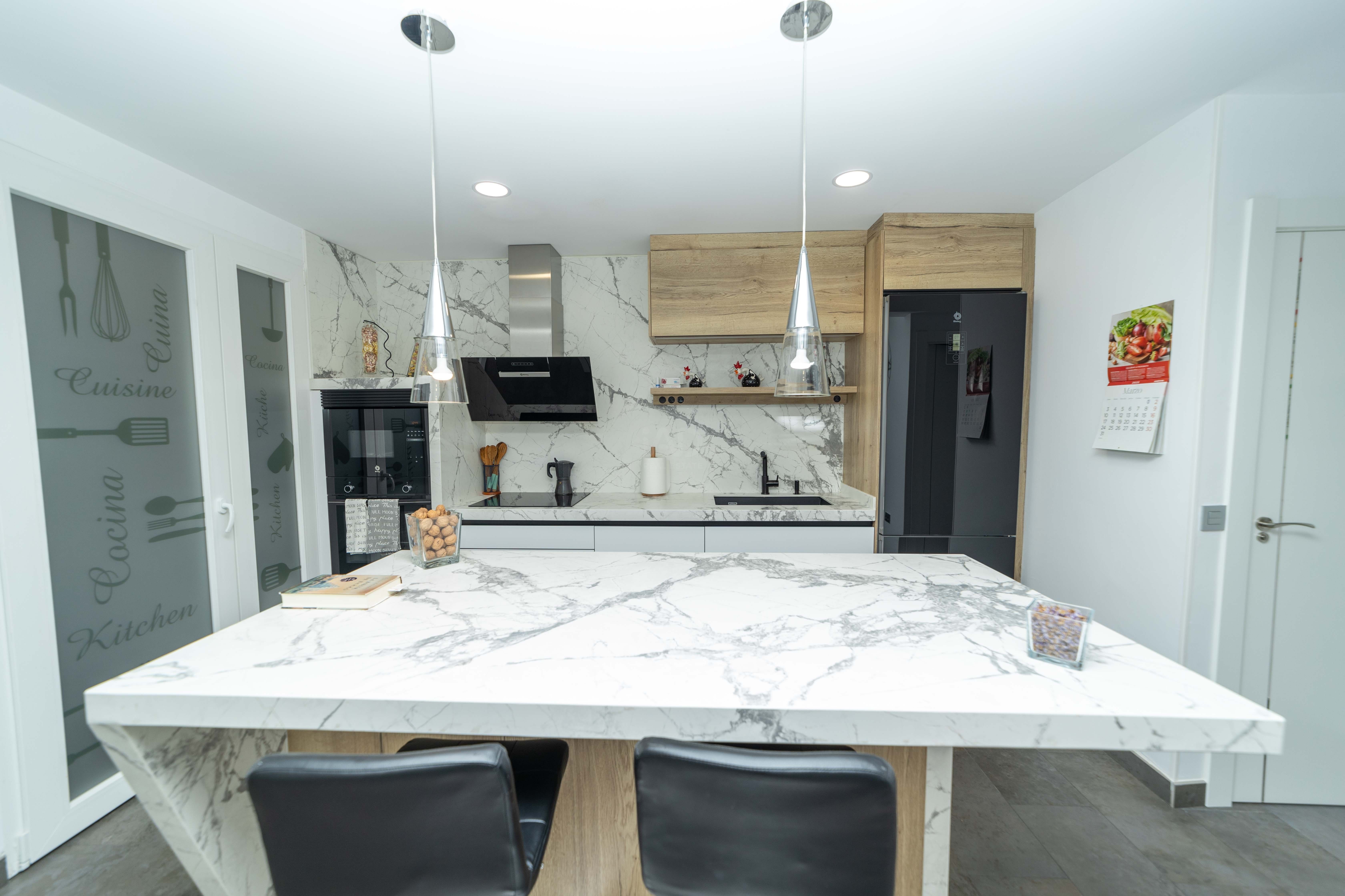 Cuina de Pis en venda en León Capital  amb Calefacció i Terrassa